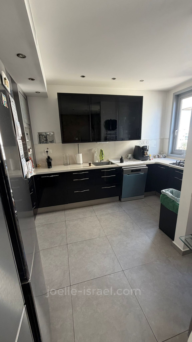 Apartamento 4 cômodos Netanya Kikar 316-IBL-1781