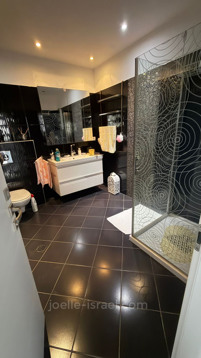 Apartamento 4 cômodos Netanya Kikar 316-IBL-1782