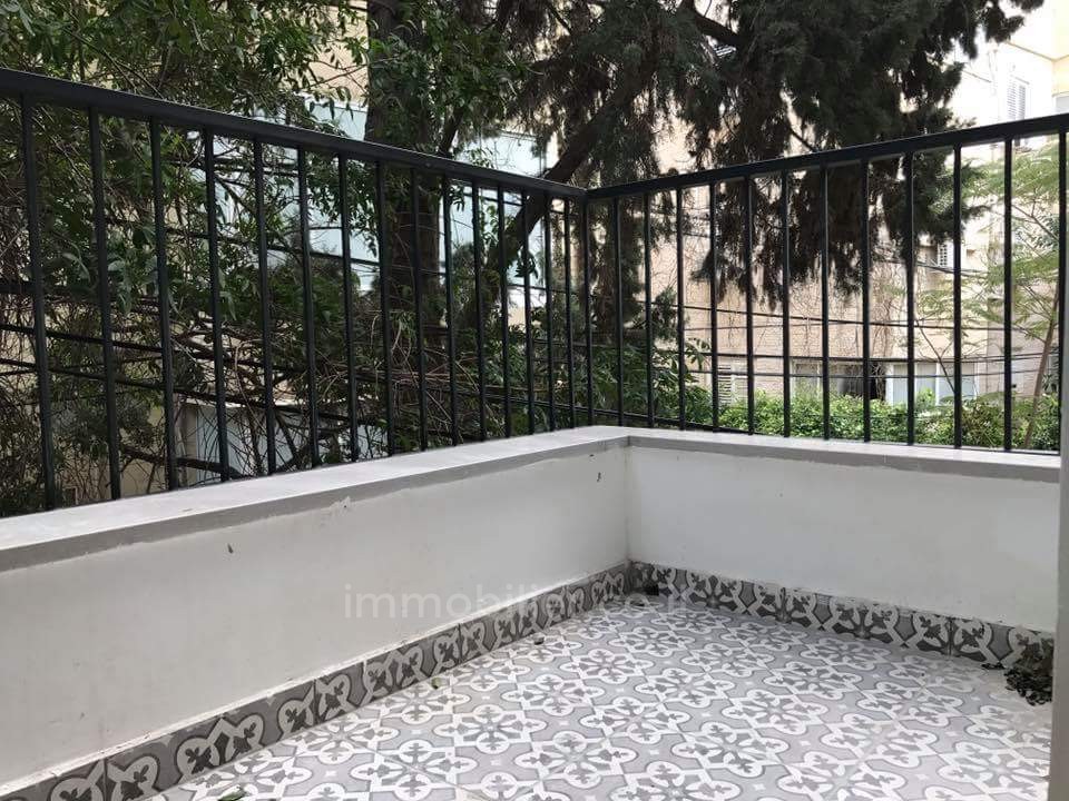 Apartamento 3 cômodos Tel Aviv Região marítima 319-IBL-554