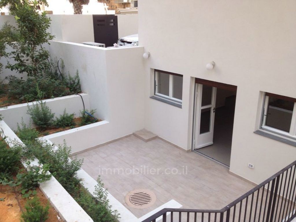 Apartamento garden 2 cômodos Tel Aviv Rothshild 319-IBL-562