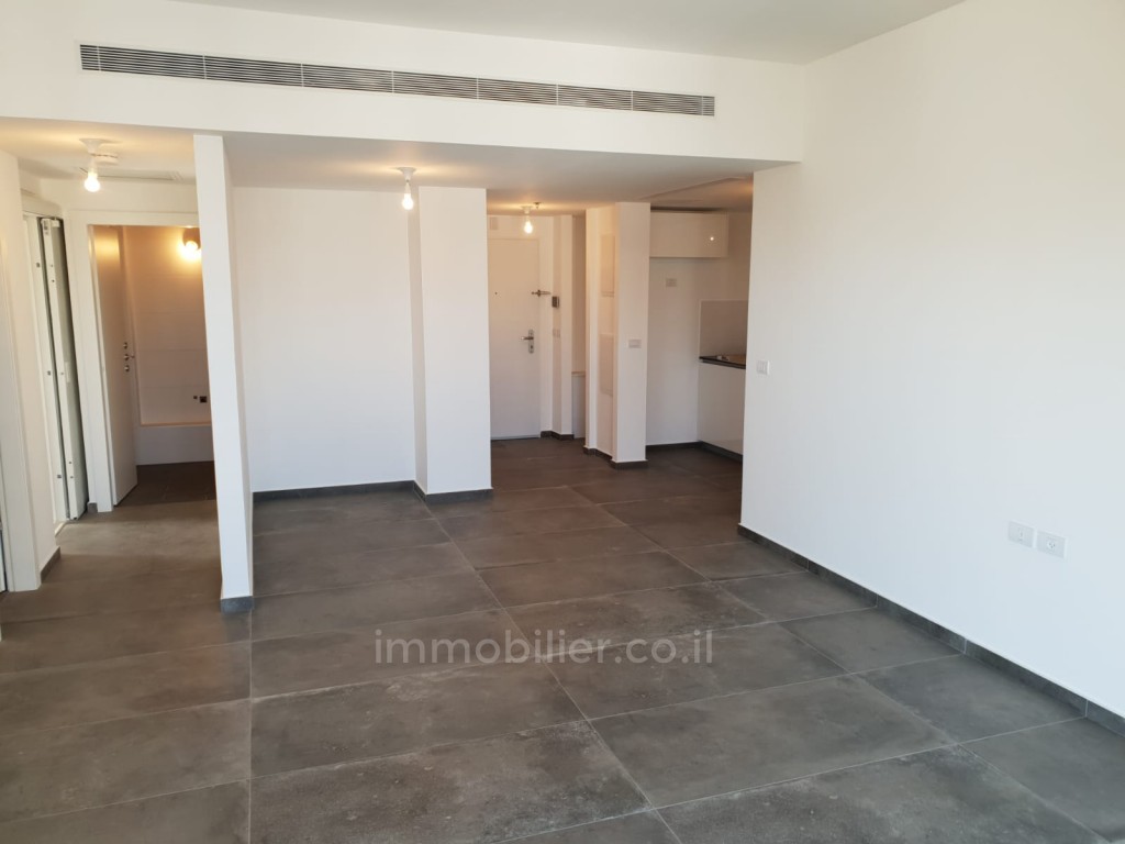 Apartamento 3 cômodos Tel Aviv Região marítima 319-IBL-564