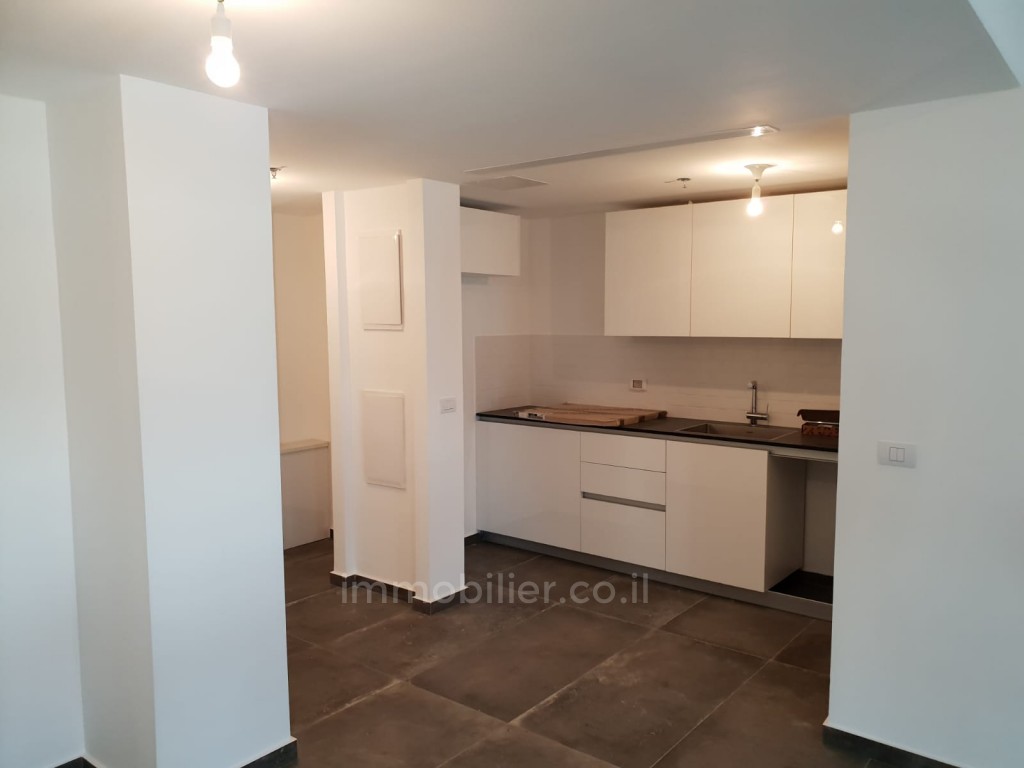 Apartamento 3 cômodos Tel Aviv Região marítima 319-IBL-564