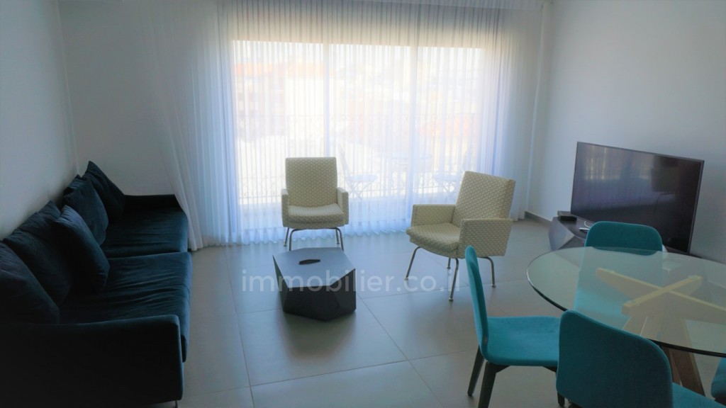 Duplex 3 cômodos Tel Aviv Yaffo 319-IBL-570