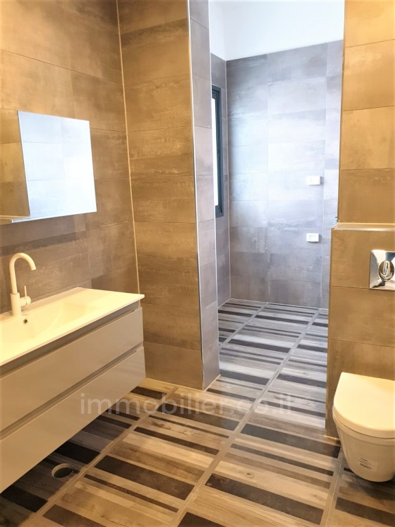 Cobertura 5 cômodos Roch Aayin Roch Aayin 319-IBL-575