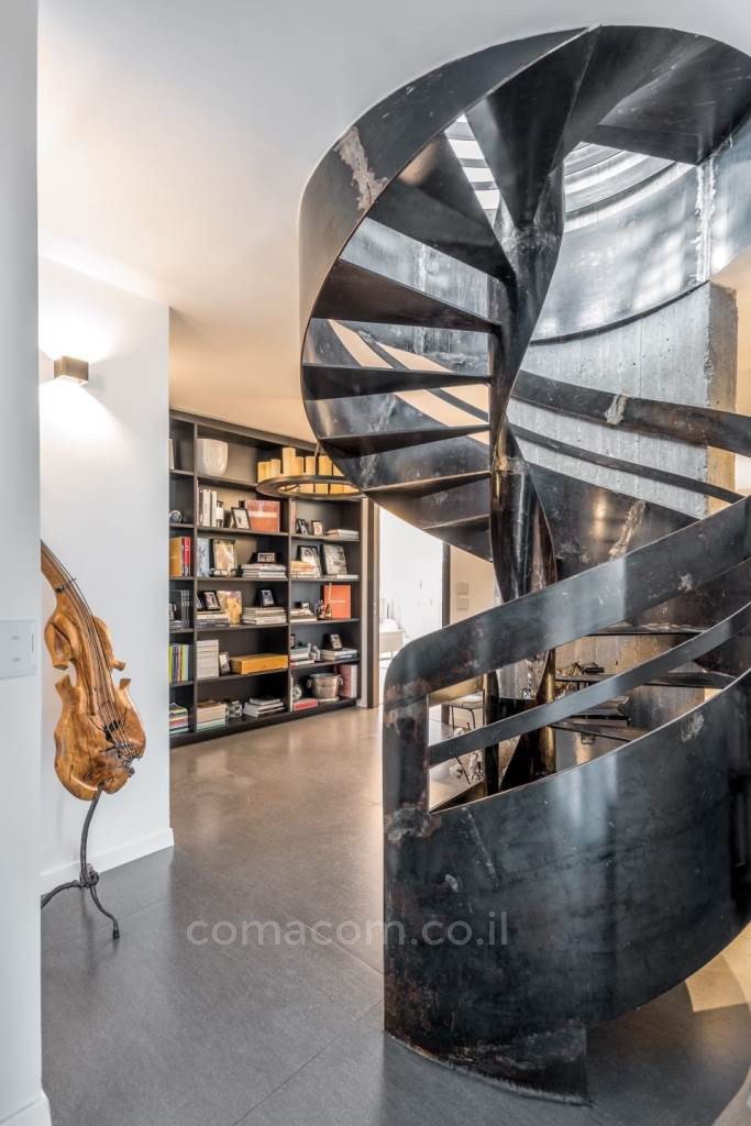 Duplex-Cobertura 5 cômodos Tel Aviv Shenkin 342-IBL-6210