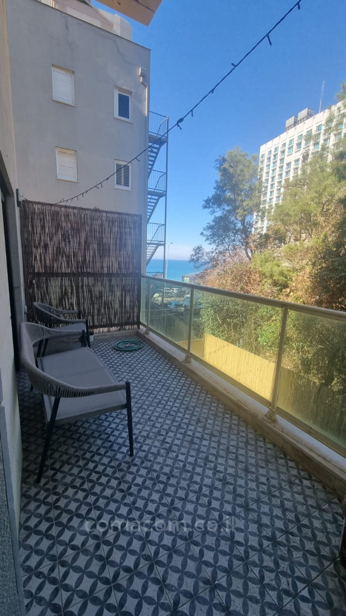 Apartamento 3 cômodos Tel Aviv Primeira linha de mar 342-IBL-6568