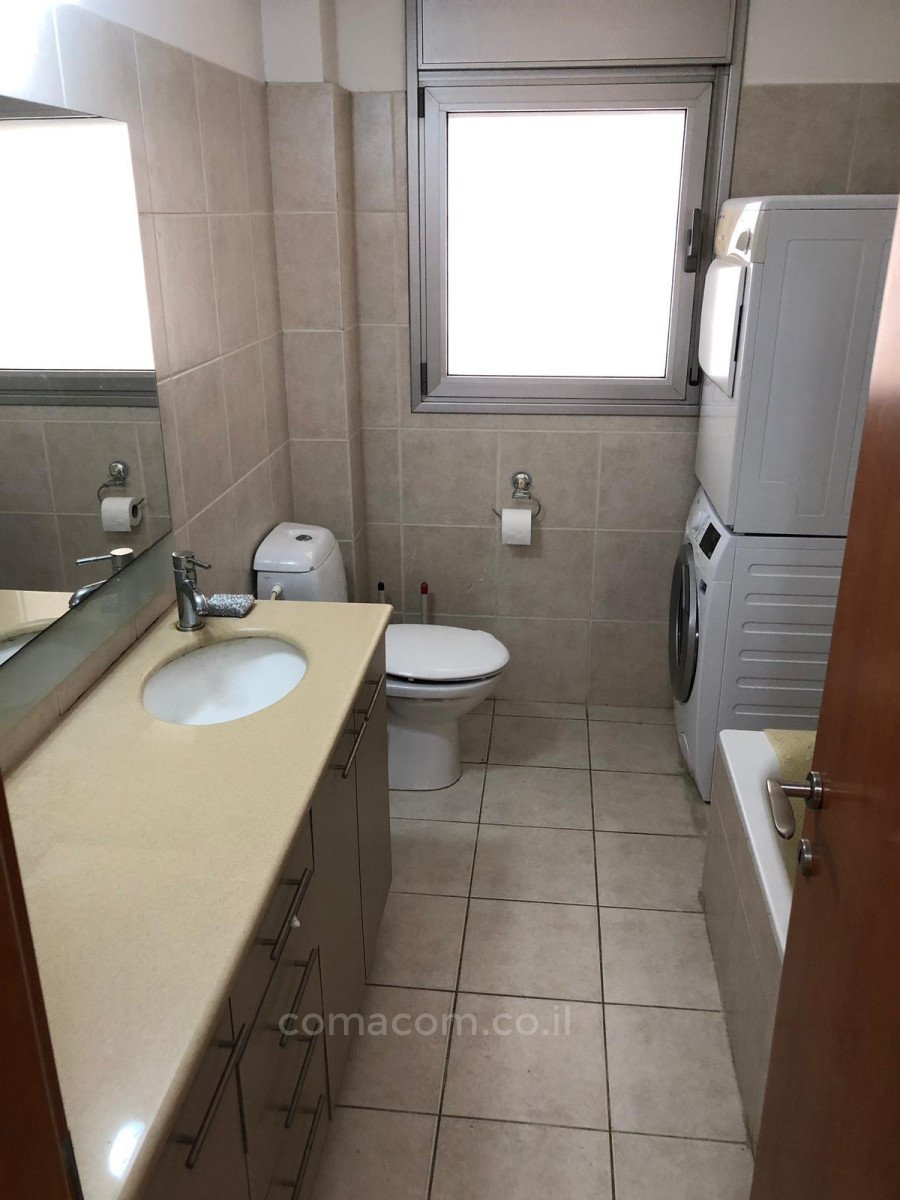 Apartamento 3 cômodos Tel Aviv Dizengof 342-IBL-6585