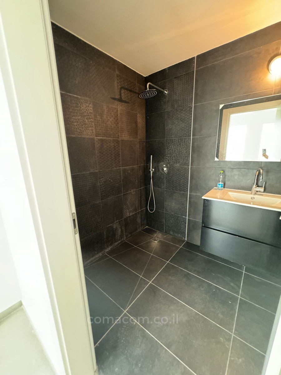 Apartamento 4 cômodos Tel Aviv Região marítima 342-IBL-6595