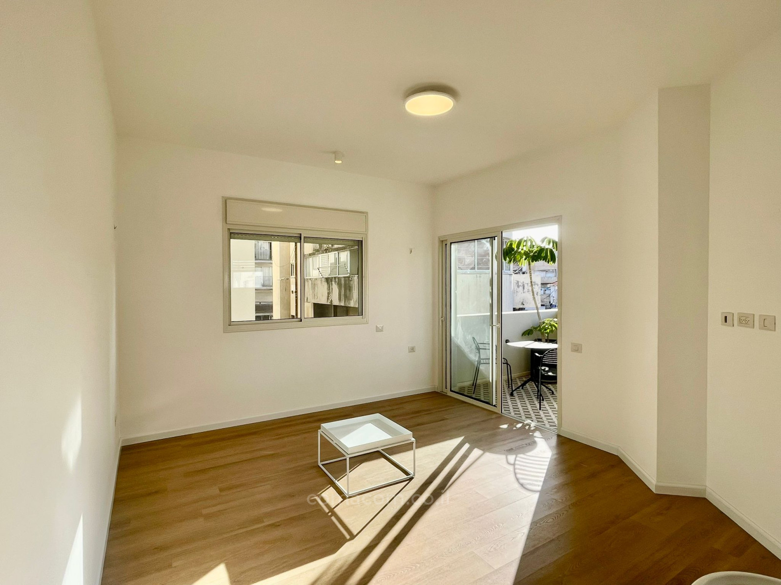 Apartamento 3 cômodos Tel Aviv King Georges 342-IBL-6596