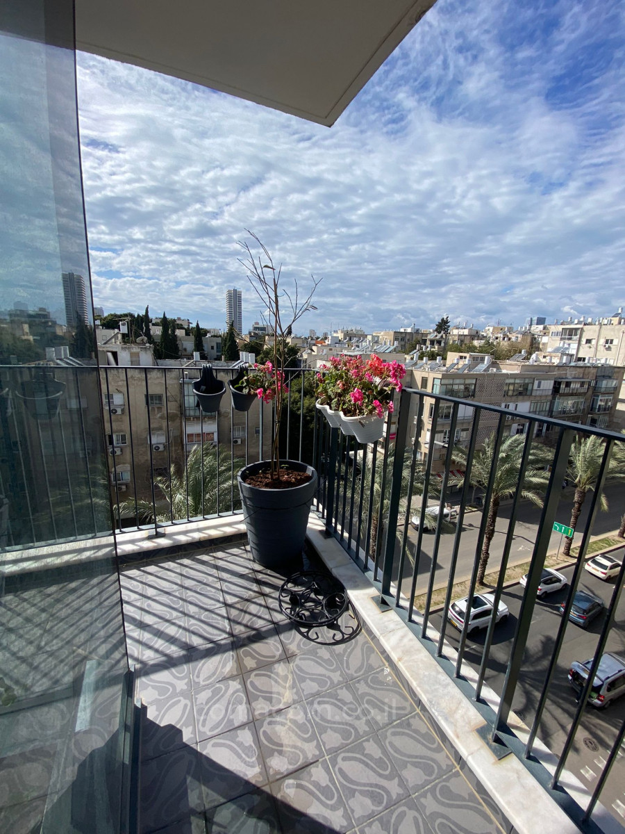 Apartamento 4 cômodos Tel Aviv Dizengof 342-IBL-6617