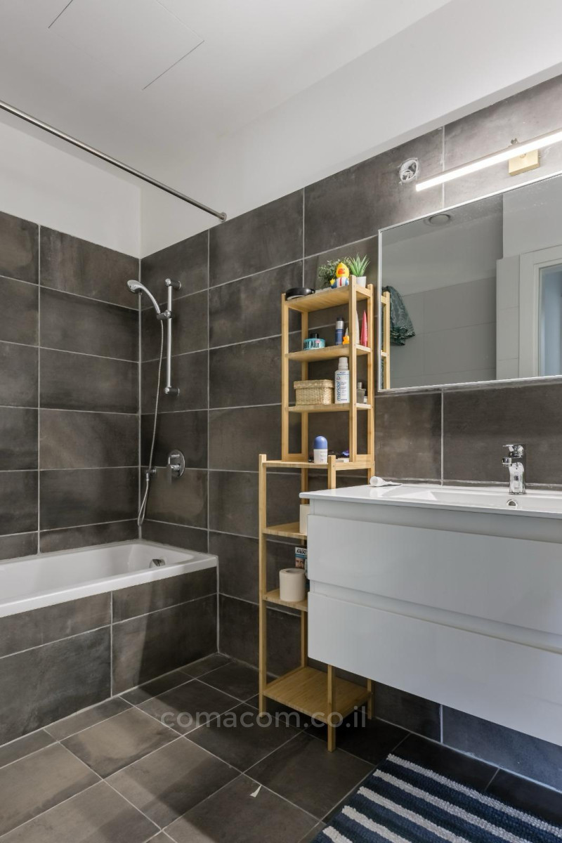 Apartamento 4 cômodos Tel Aviv Sarona 342-IBL-6656