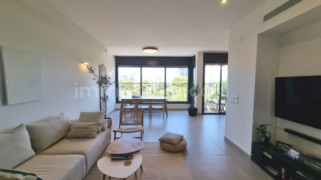 Apartamento 3.5 cômodos Tel Aviv Lev Tel-Aviv 342-IBL-6696