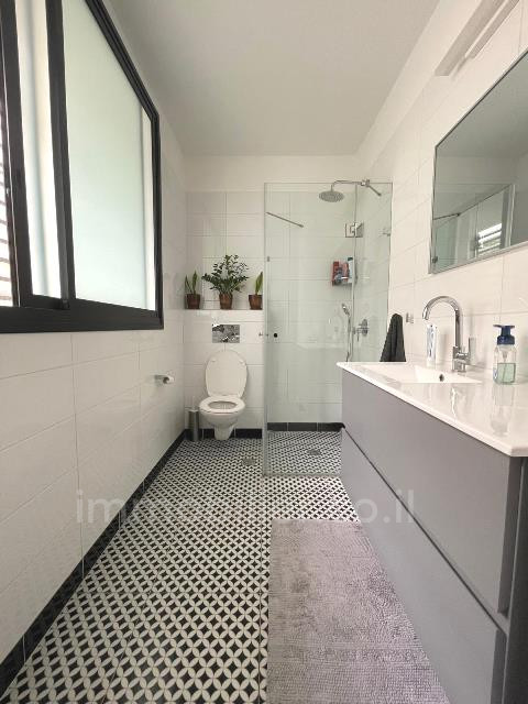 Apartamento 3 cômodos Tel Aviv Centro da cidade 342-IBL-6710