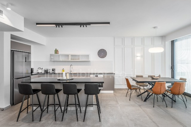 Apartamento 4 cômodos Tel Aviv Centro da cidade 342-IBL-6767