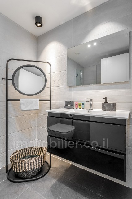 Apartamento 4 cômodos Tel Aviv Centro da cidade 342-IBL-6768