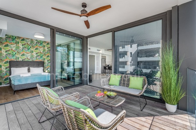 Apartamento 4 cômodos Tel Aviv Centro da cidade 342-IBL-6768