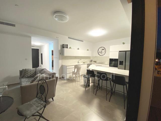 Apartamento 4 cômodos Tel Aviv Lev Tel-Aviv 342-IBL-6777