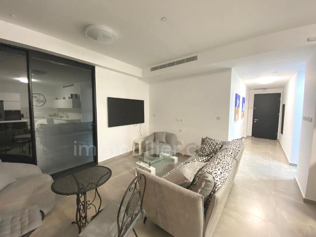 Apartamento 4 cômodos Tel Aviv Lev Tel-Aviv 342-IBL-6777