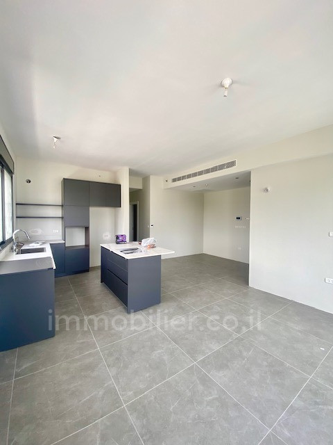 Apartamento 3 cômodos Tel Aviv Bazel 342-IBL-6788