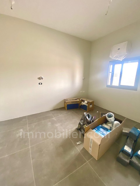 Apartamento 3 cômodos Tel Aviv Bazel 342-IBL-6788
