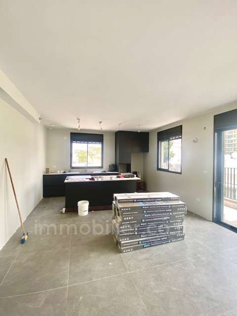 Apartamento 3 cômodos Tel Aviv Bazel 342-IBL-6789