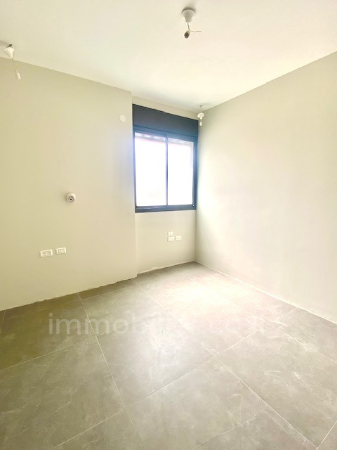 Apartamento 3 cômodos Tel Aviv Bazel 342-IBL-6789