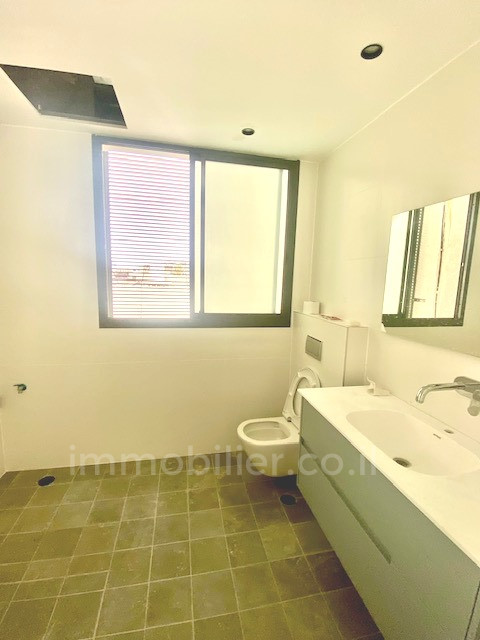 Apartamento 3 cômodos Tel Aviv Bazel 342-IBL-6789