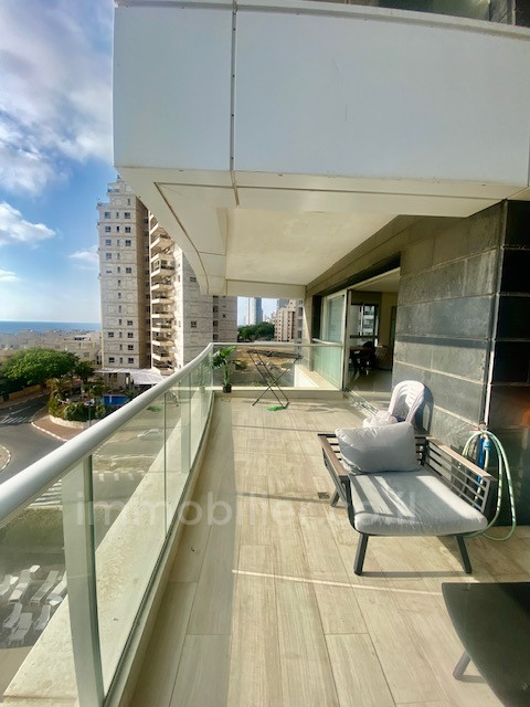 Apartamento 4 cômodos Netanya Nat600 342-IBL-6810