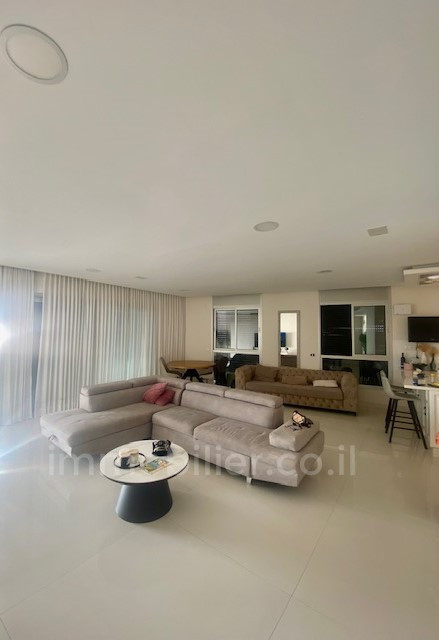 Apartamento 4 cômodos Netanya Nat600 342-IBL-6810