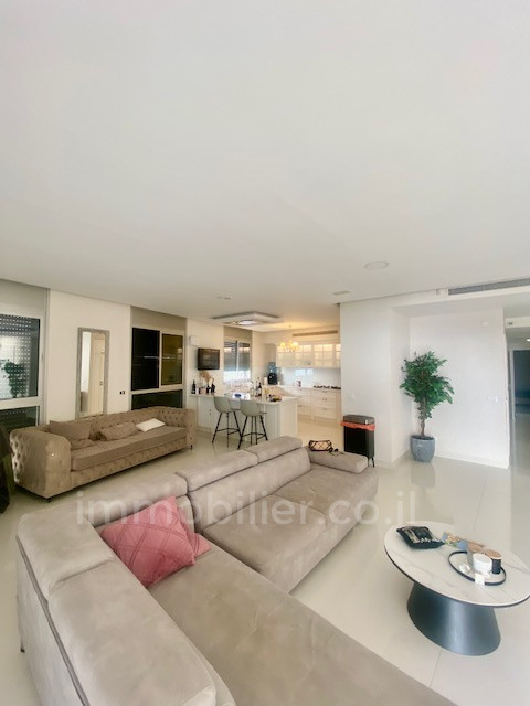 Apartamento 4 cômodos Netanya Nat600 342-IBL-6810