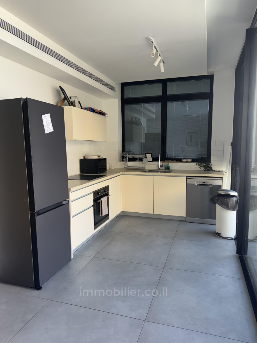 Apartamento 4 cômodos Tel Aviv Primeira linha de mar 342-IBL-6841
