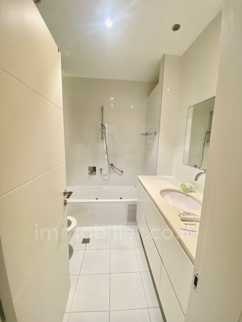 Apartamento 4.5 cômodos Tel Aviv tel aviv north 342-IBL-6855