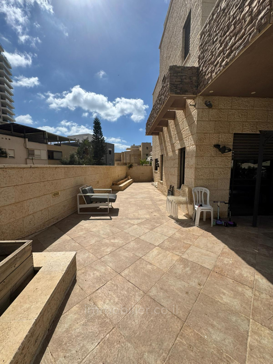 Casarão 5 cômodos Netanya Nat600 342-IBL-6856