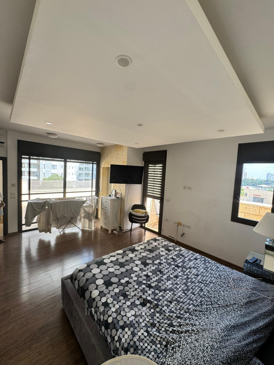 Casarão 5 cômodos Netanya Nat600 342-IBL-6856