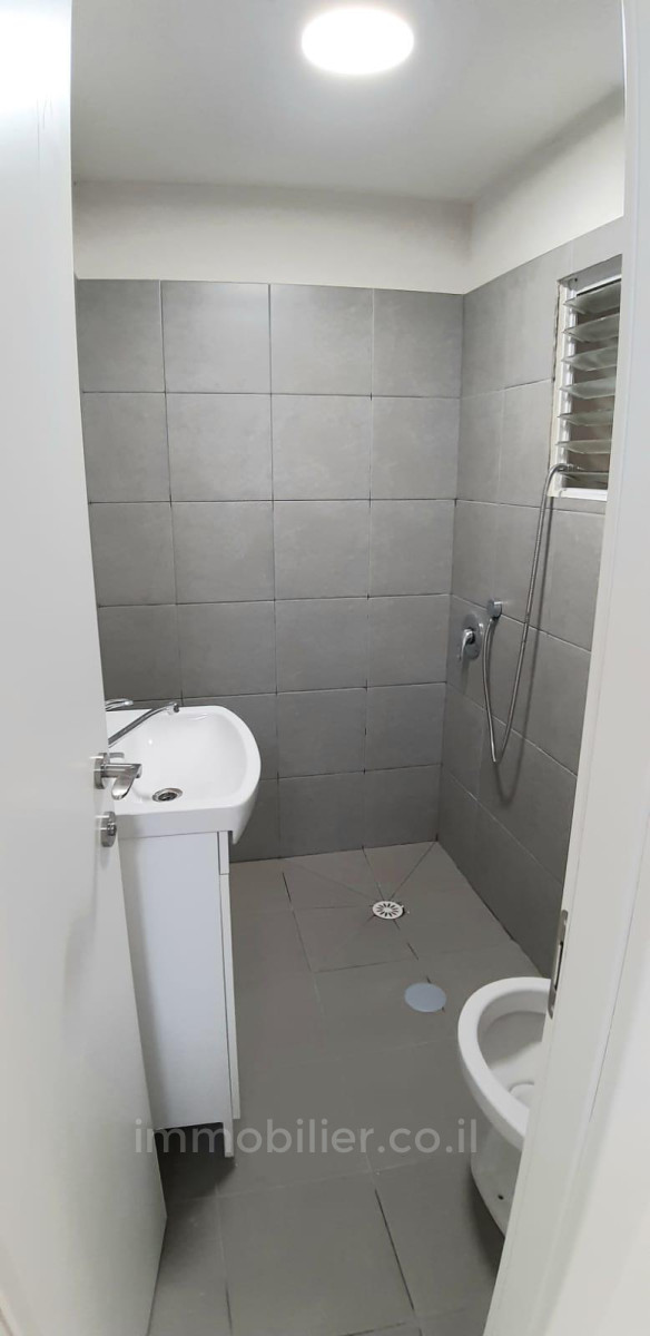 Apartamento 1.5 cômodos Givataim Givat rambam 342-IBL-6862