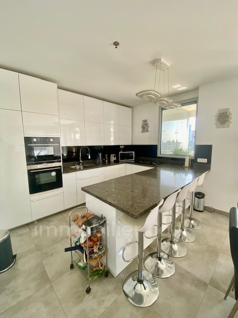 Apartamento 4 cômodos Tel Aviv Sarona 342-IBL-6866