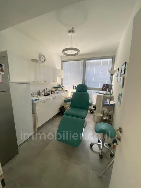 Apartamento 4 cômodos Tel Aviv Sarona 342-IBL-6866