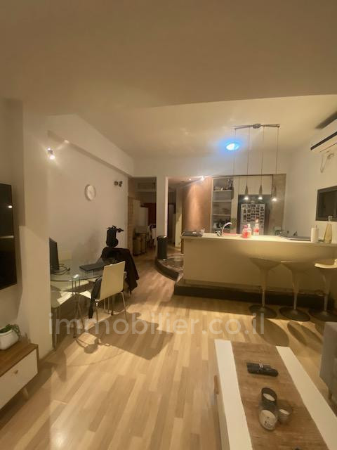 Apartamento 3 cômodos Tel Aviv Dizengof 342-IBL-6871