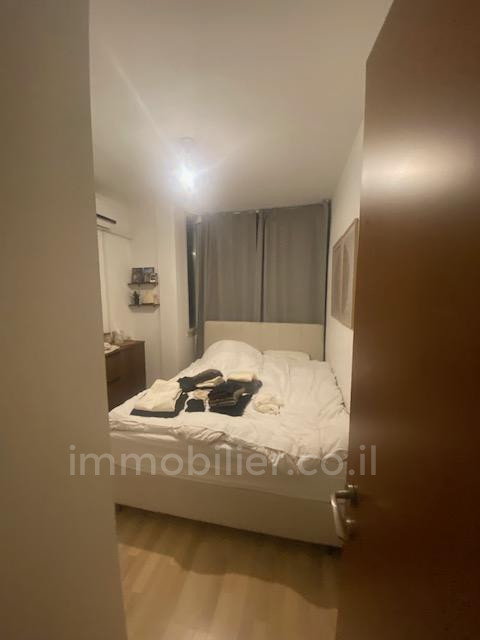 Apartamento 3 cômodos Tel Aviv Dizengof 342-IBL-6871