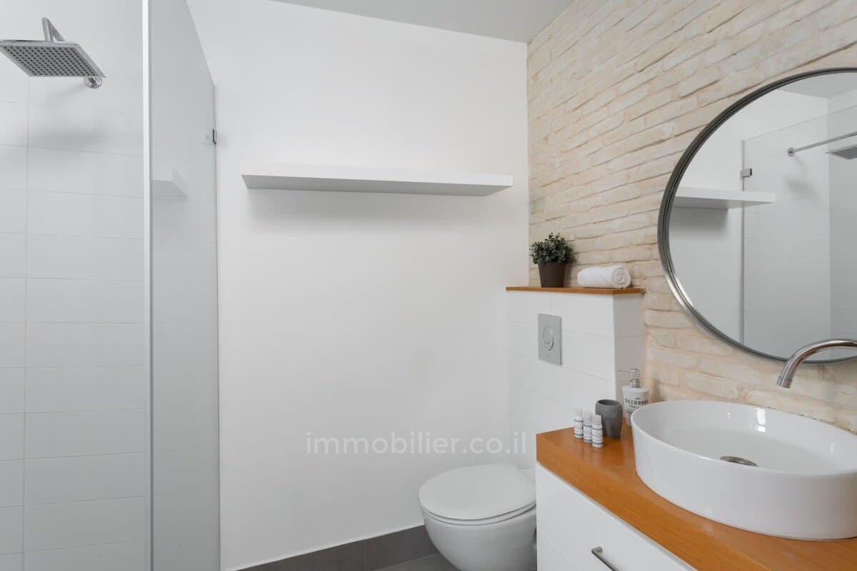 Duplex-Cobertura 3 cômodos Tel Aviv Bazel 342-IBL-6880