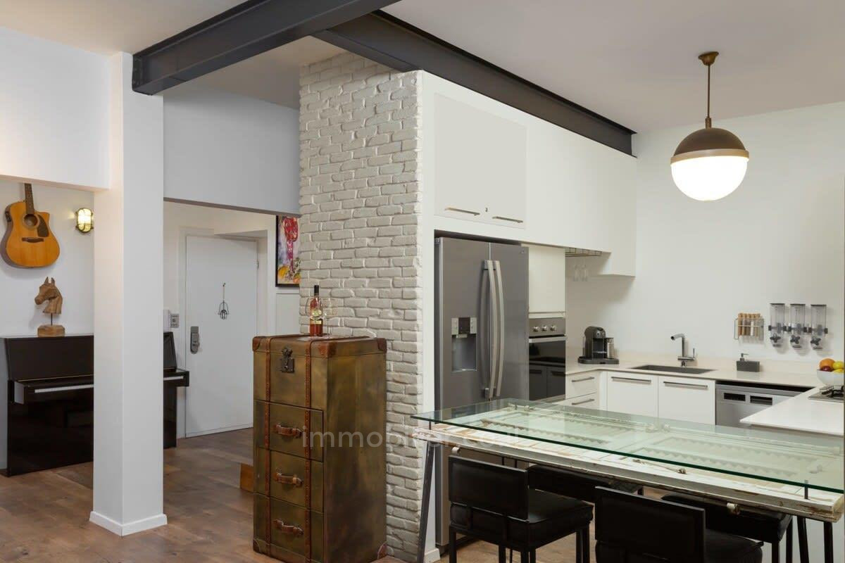 Duplex-Cobertura 3 cômodos Tel Aviv Bazel 342-IBL-6880