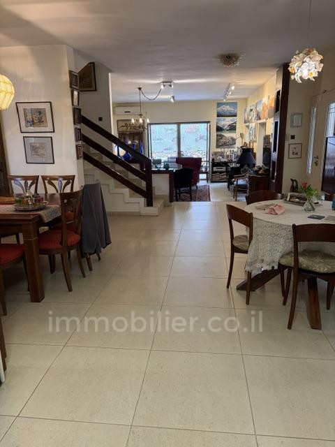 Casarão 6 cômodos Raanana Raanana 342-IBL-6884