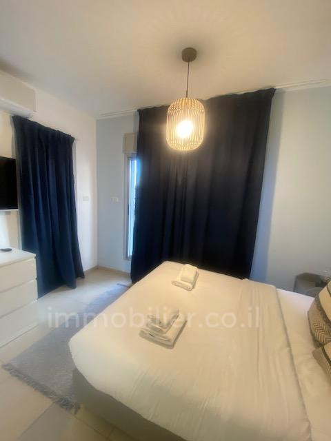 Duplex 3 cômodos Tel Aviv Ben-Yehuda 342-IBL-6889