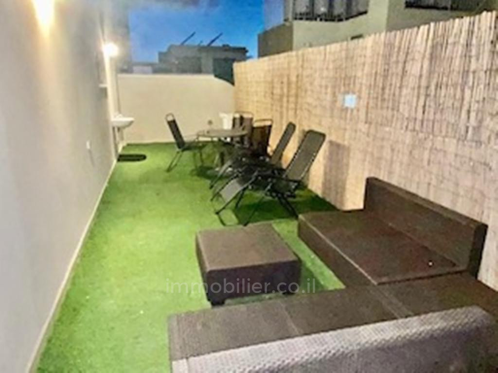 Duplex 4 cômodos Tel Aviv Florentine 342-IBL-6893