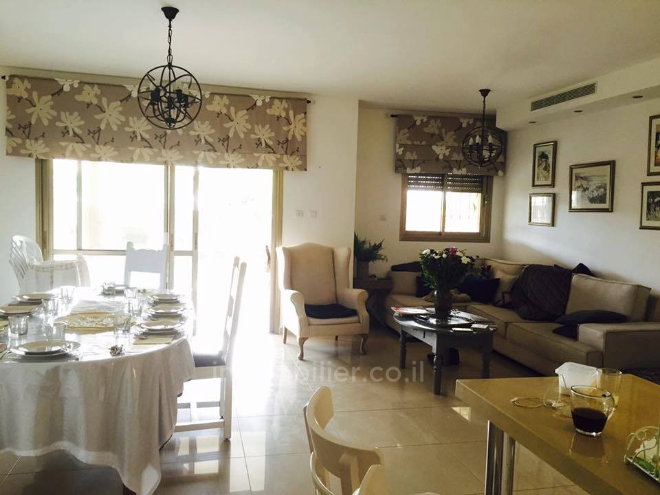 Apartamento 4 cômodos Ascalão Barnea 343-IBL-1001