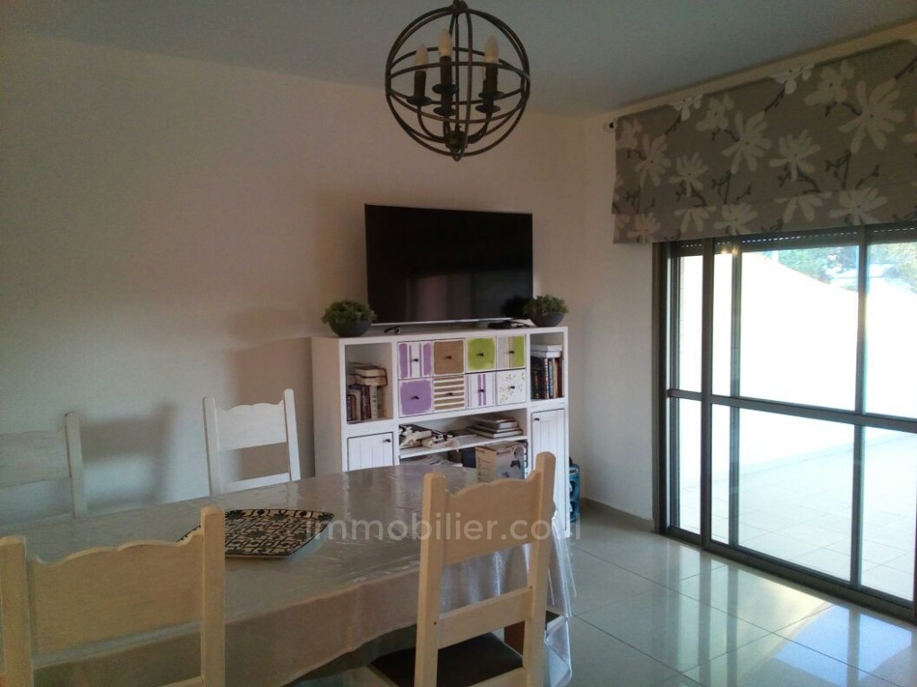 Apartamento 4 cômodos Ascalão Barnea 343-IBL-1001