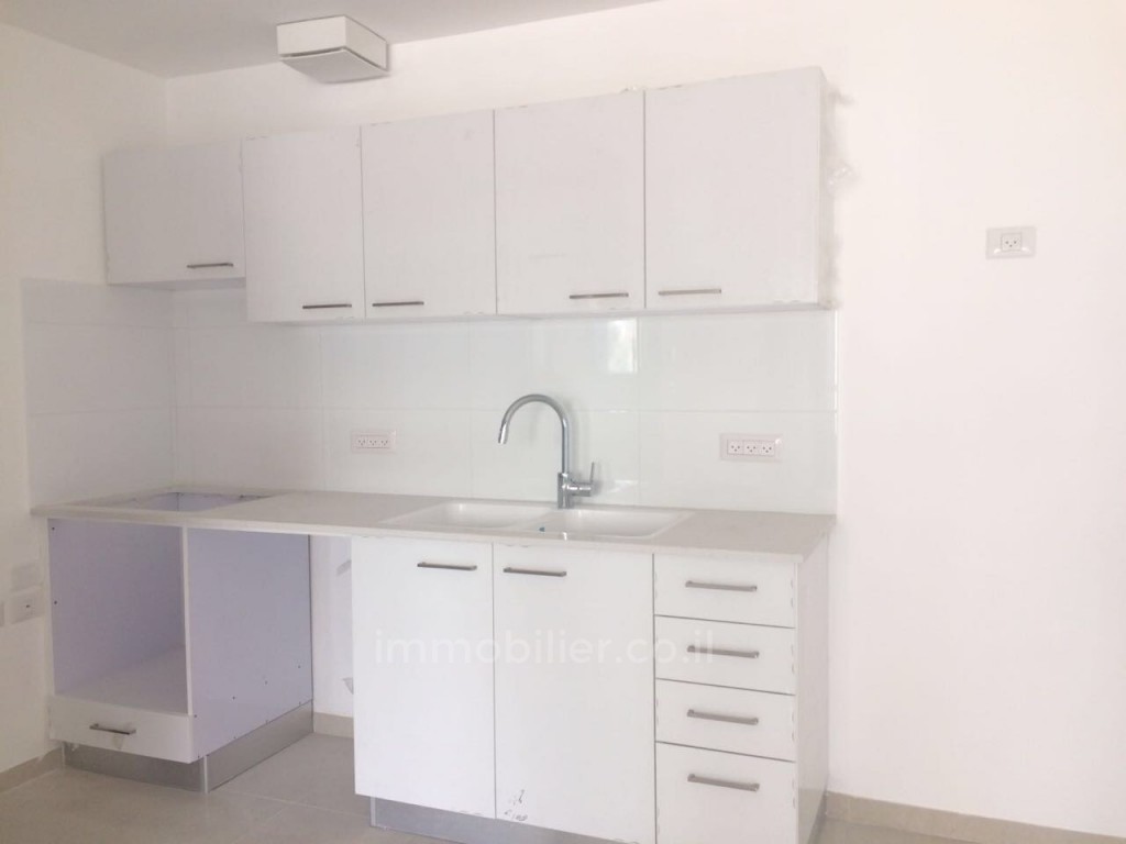 Apartamento 2 cômodos Jerusalém Baka 343-IBL-1025