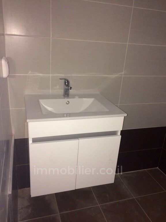 Apartamento 2 cômodos Jerusalém Baka 343-IBL-1025