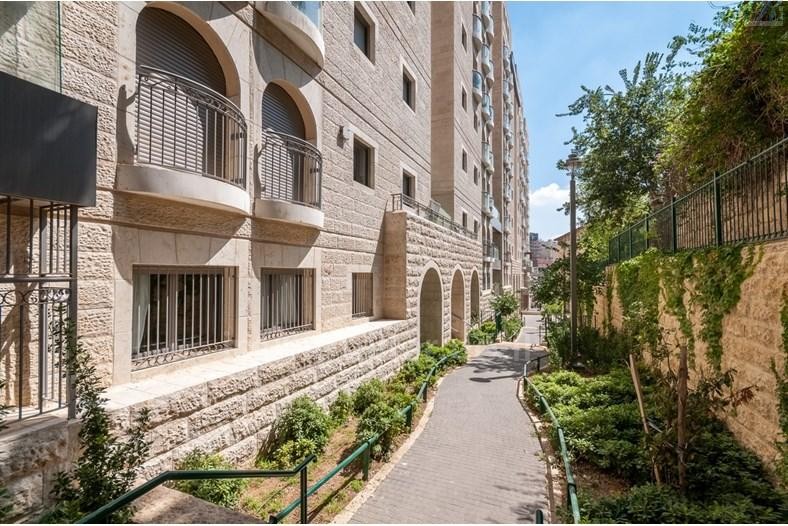 Cobertura 4 cômodos Jerusalém Centro da cidade 343-IBL-989