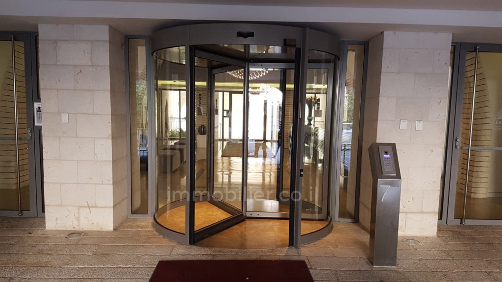 Cobertura 4 cômodos Jerusalém Centro da cidade 343-IBL-989